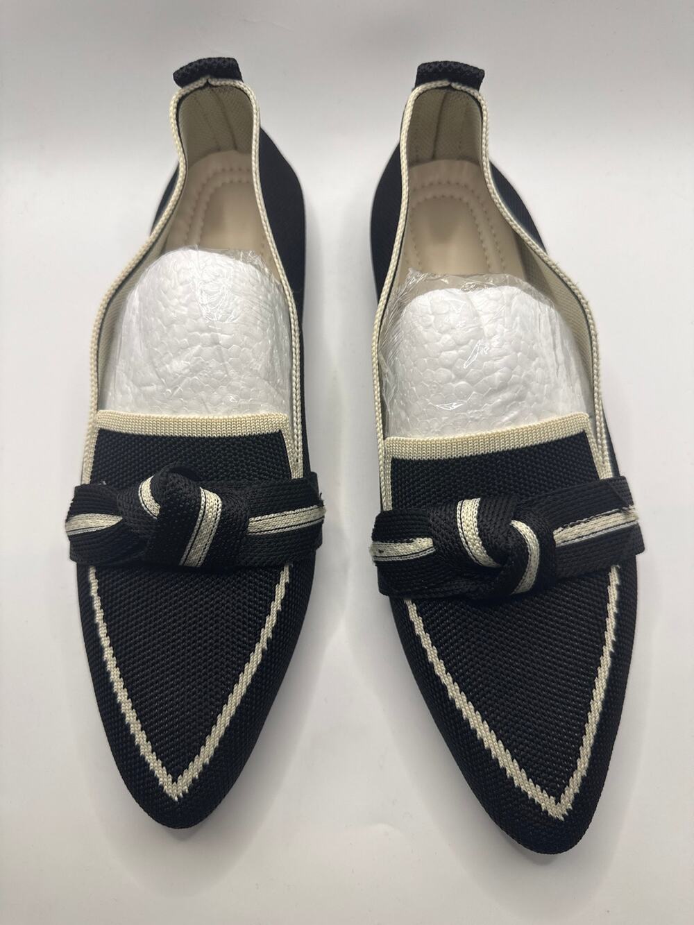 Women’s Size 40/9-9.5 Black Cream Pointed Toe Bow Knit Ballet Flats NWOB